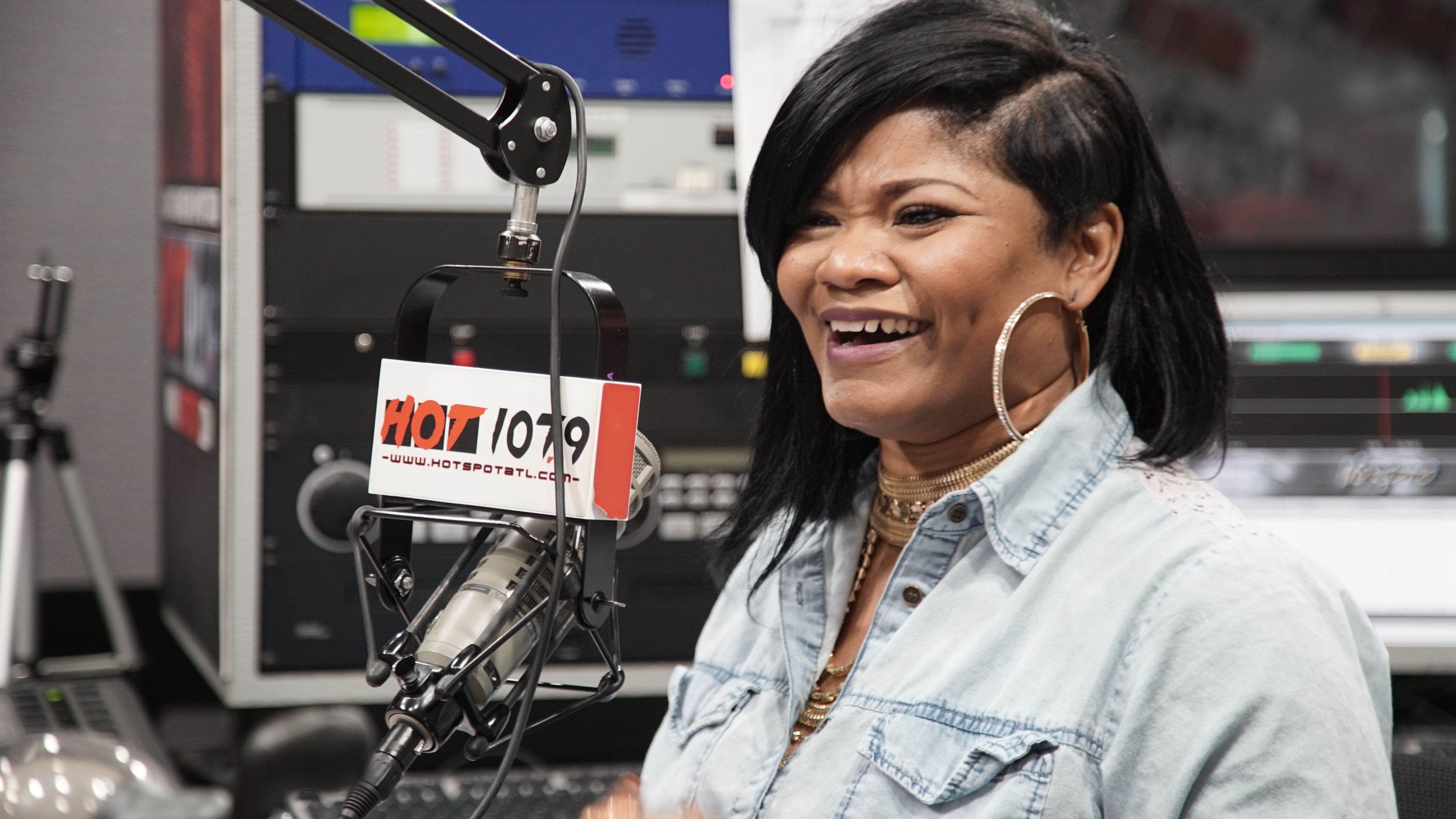 DJ Khaled Gives Mz Shyneka The Word On The Streets